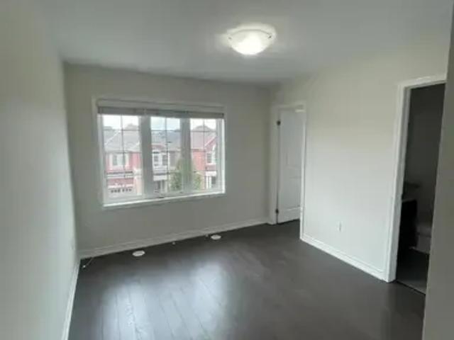 Townhouse for rent in Oakville