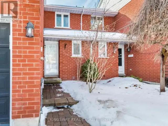 Townhouse for rent in Oakville, Ontario