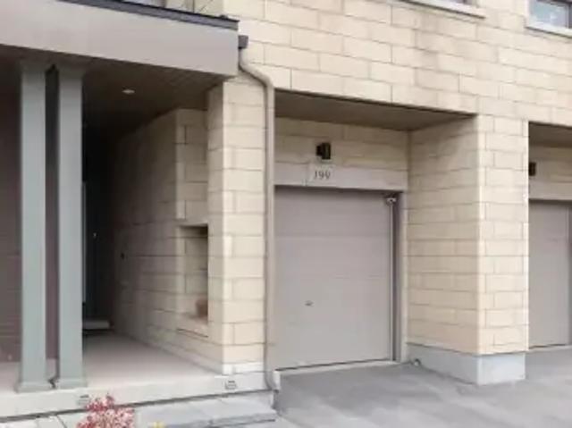 Townhouse for rent in Oakville, Ontario