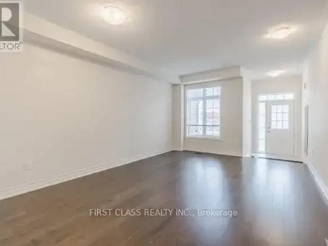 Townhouse for rent in Oakville, Ontario