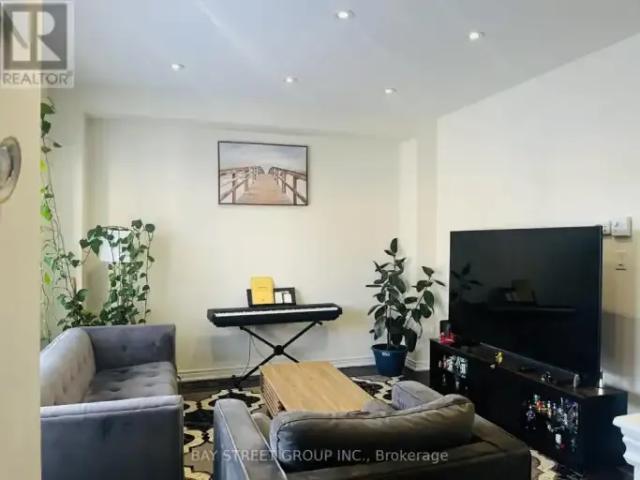 Townhouse for rent in Oakville, Ontario