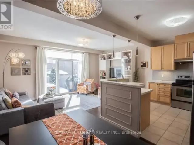 Townhouse for rent in Oakville, Golden Horseshoe