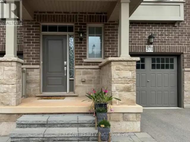 Townhouse for rent in Trafalgar, Oakville