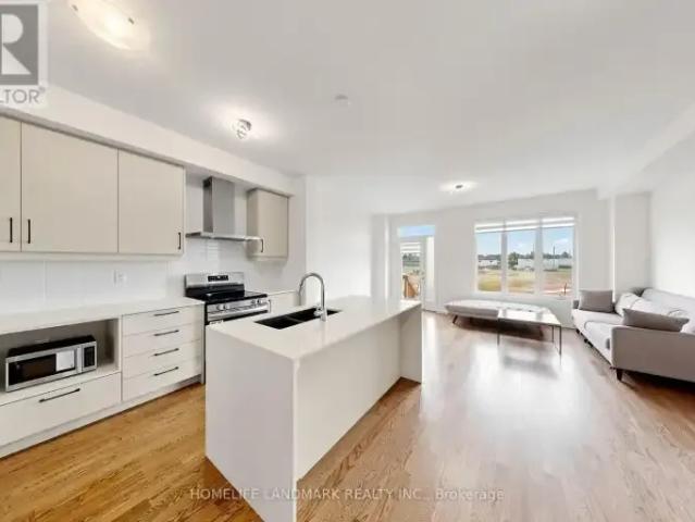 Townhouse for rent in Oakville, Ontario