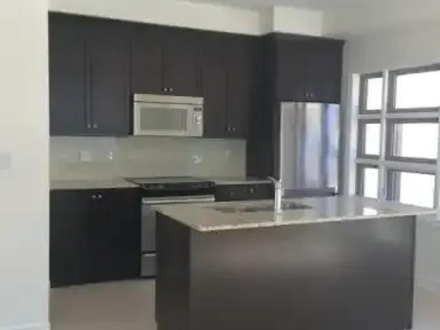 Townhouse for rent in Oakville, Ontario
