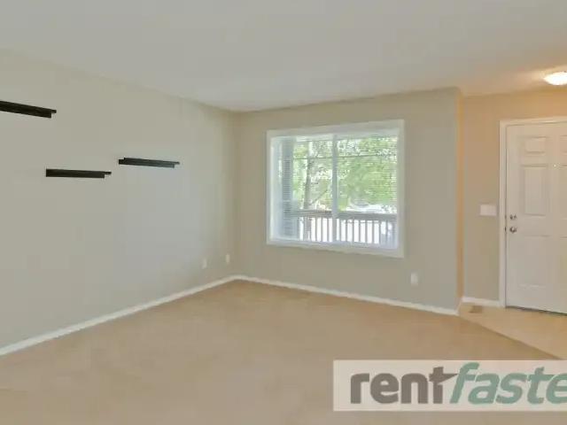 Townhouse for rent in Business Park, Okotoks