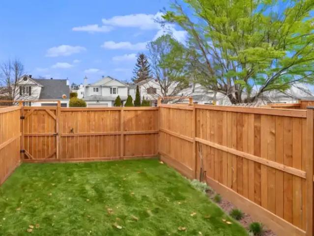 Townhouse for rent in Mulhurst Bay, Ontario