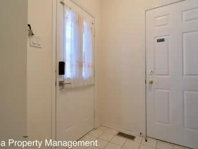 Townhouse for rent in Mulhurst Bay, Ontario