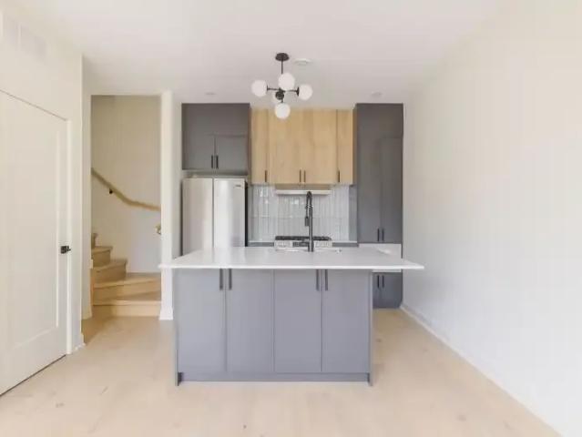 Townhouse for rent in Rideau-Vanier, Ottawa