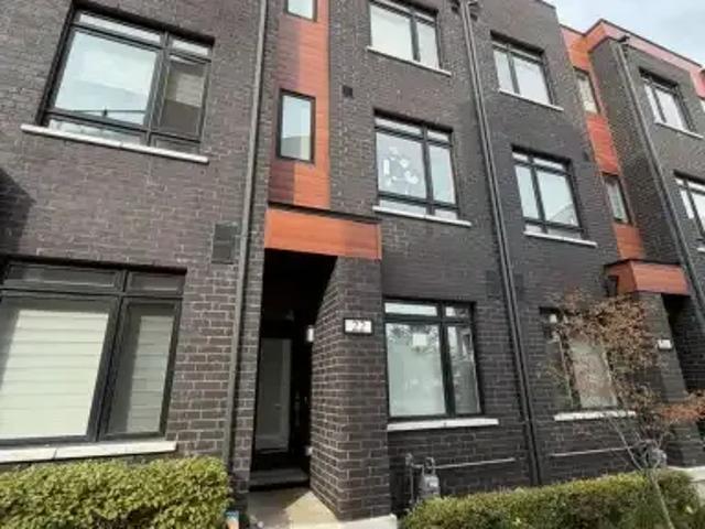 Townhouse for rent in Richmond Hill, Golden Horseshoe