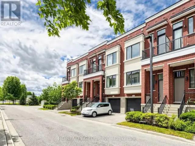 Townhouse for rent in Richmond Hill, Golden Horseshoe