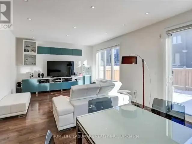 Townhouse for rent in Richmond Hill