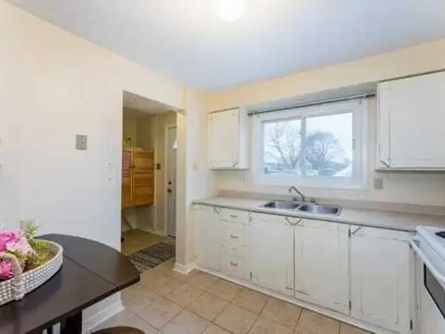 Townhouse for rent in Brights Grove, Ontario