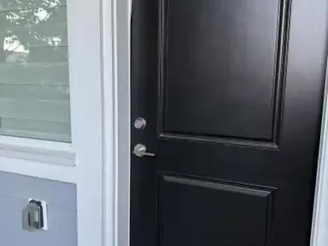 Townhouse for rent in Surrey, British Columbia