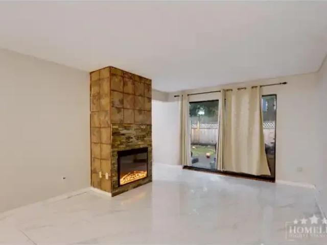 Townhouse for rent in Surrey, British Columbia