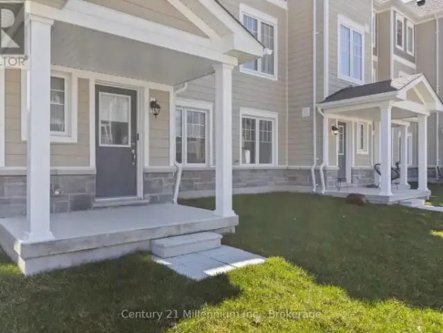 Townhouse for rent in Georgian Sands, Wasaga Beach
