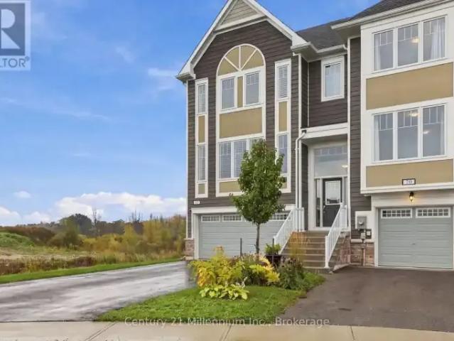 Townhouse for rent in Georgian Sands, Wasaga Beach