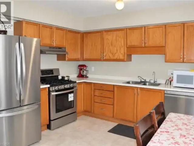 Townhouse for rent in Westvale, Waterloo