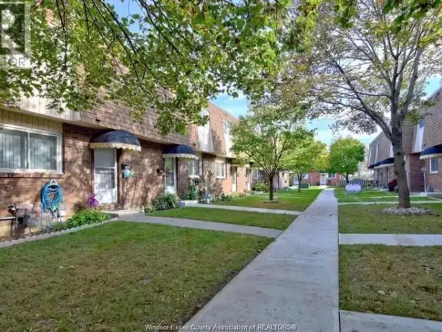 Townhouse for rent in Maidstone, Ontario
