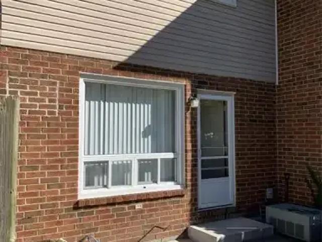 Townhouse for rent in Maidstone, Ontario