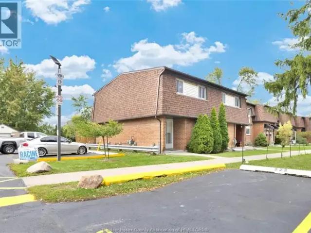 Townhouse for rent in Forest Glade, Windsor