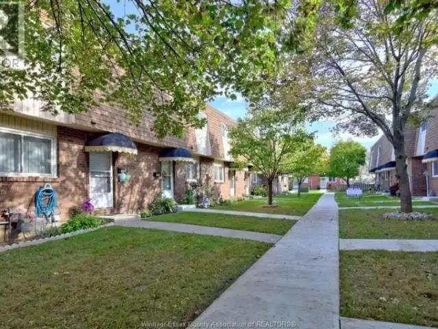 Townhouse for rent in Maidstone, Ontario