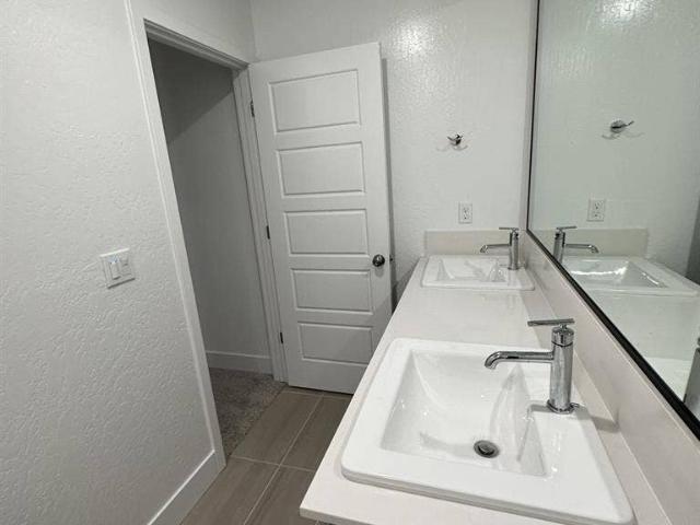Room for rent in Clovis, California