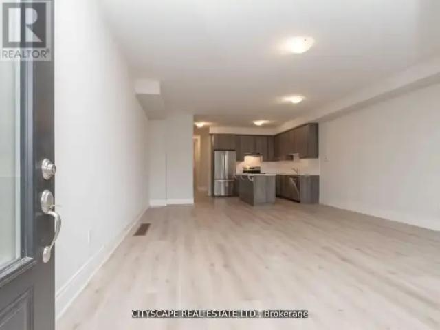 Townhouse for rent in Burlington, Ontario