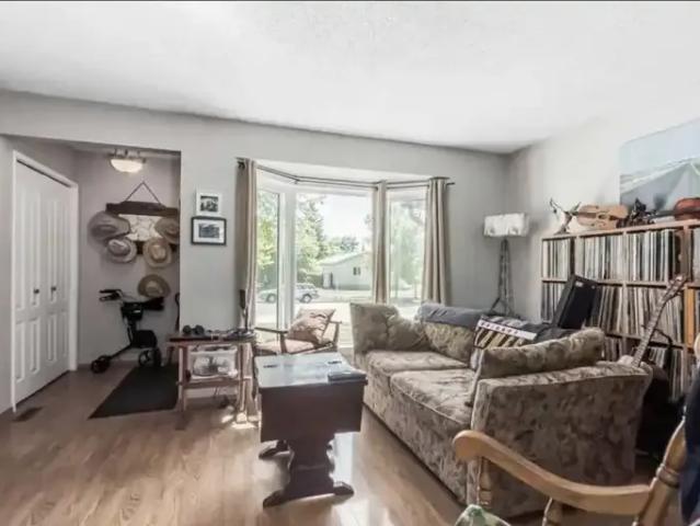 Townhouse for rent in Marlborough Park, Calgary