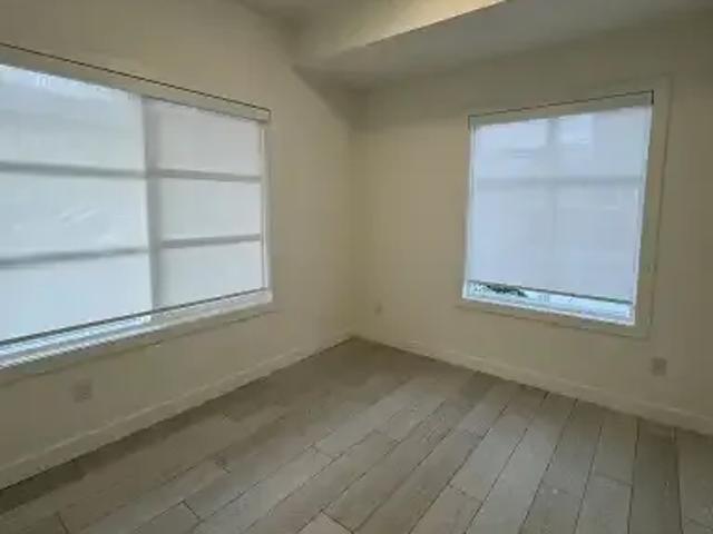 Townhouse for rent in Briarfield Townhomes, Calgary