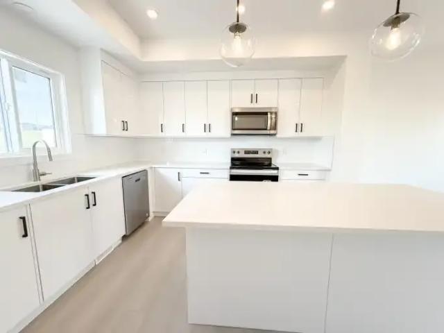 Townhouse for rent in Northwest, Alberta