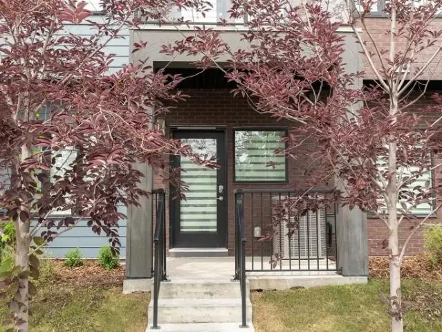 Townhouse for rent in Northwest, Alberta