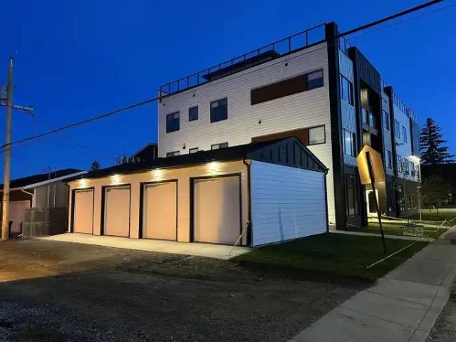 Townhouse for rent in Northwest, Alberta