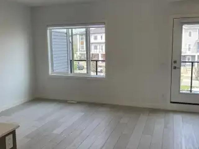 Townhouse for rent in Chelsea, Chestermere