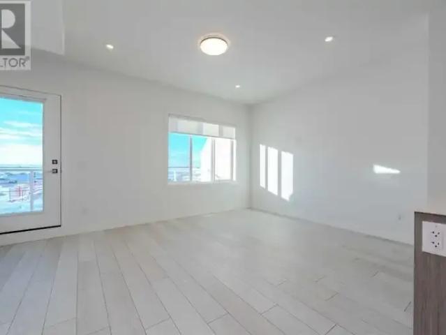 Townhouse for rent in Chestermere, Alberta