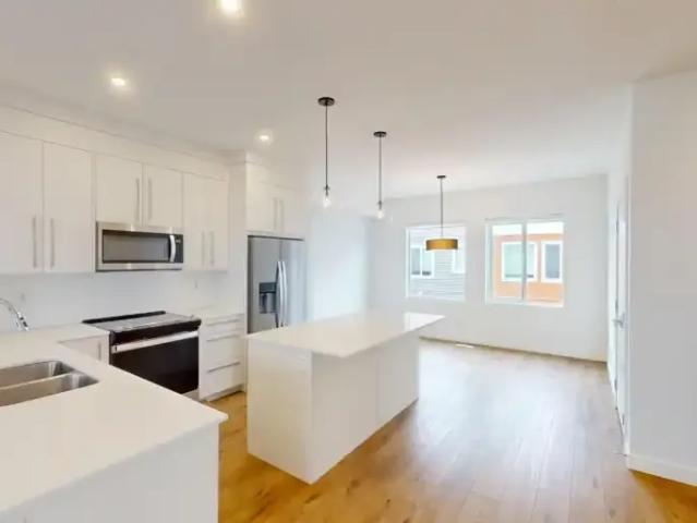 Townhouse for rent in Chelsea, Chestermere