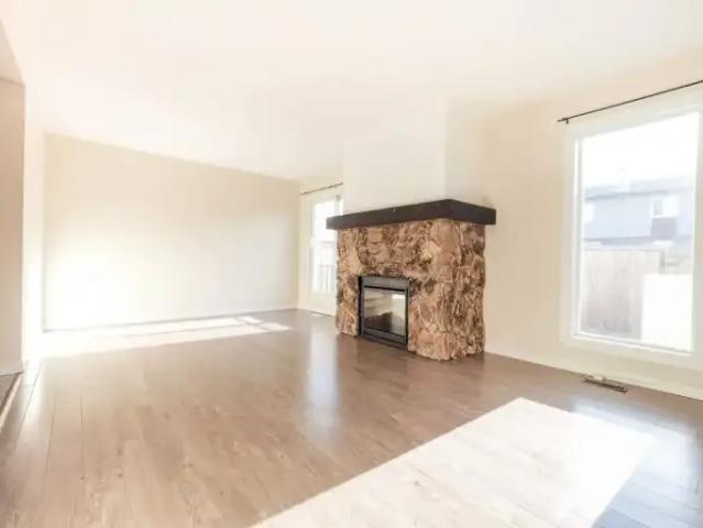 Townhouse for rent in Wedgewood, Alberta