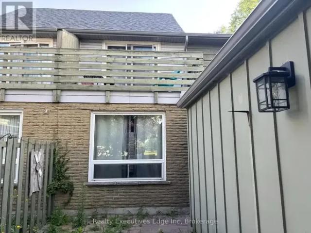 Townhouse for rent in Guelph