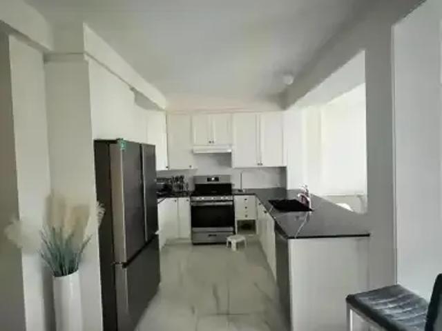 Townhouse for rent in Milton, Ontario