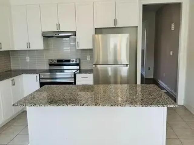 Townhouse for rent in Oakville