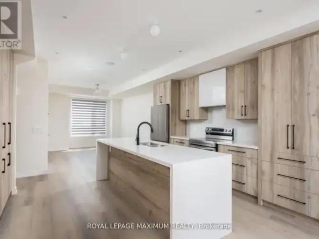 Townhouse for rent in Oakville, Ontario