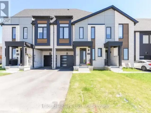 Townhouse for rent in Oakville, Ontario