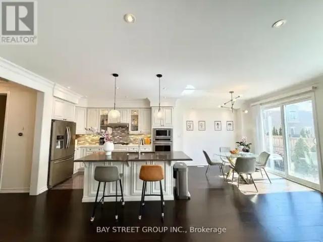 Townhouse for rent in Oakville, Golden Horseshoe