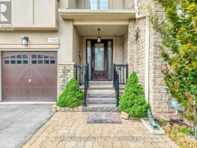 Townhouse for rent in Oakville, Ontario