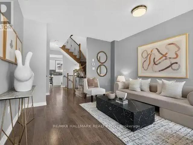 Townhouse for rent in Oakville, Golden Horseshoe