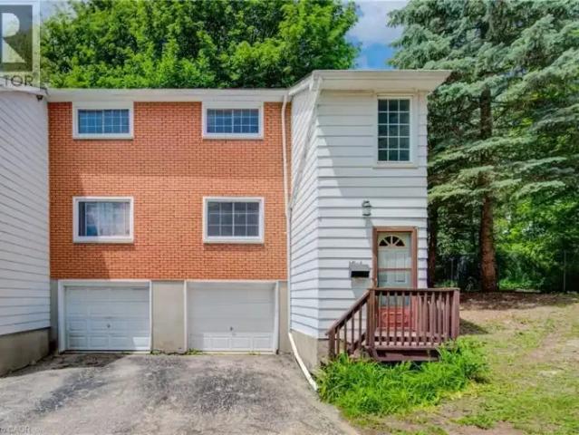 Townhouse for rent in Waterloo, Ontario