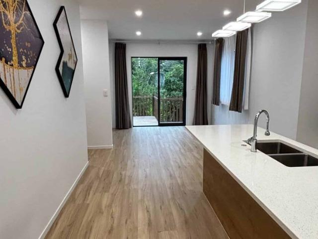 Townhouse for rent in Paremoremo