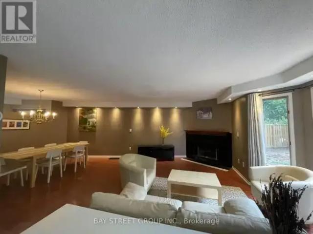 Townhouse for rent in Oakville, Ontario