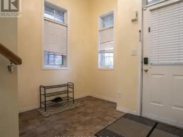 Townhouse for rent in Waterloo, Southwestern Ontario