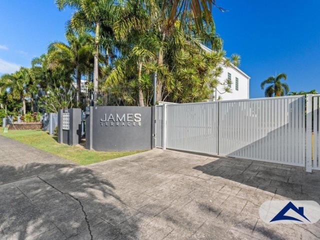 Townhouse for sale in Cairns, Queensland
